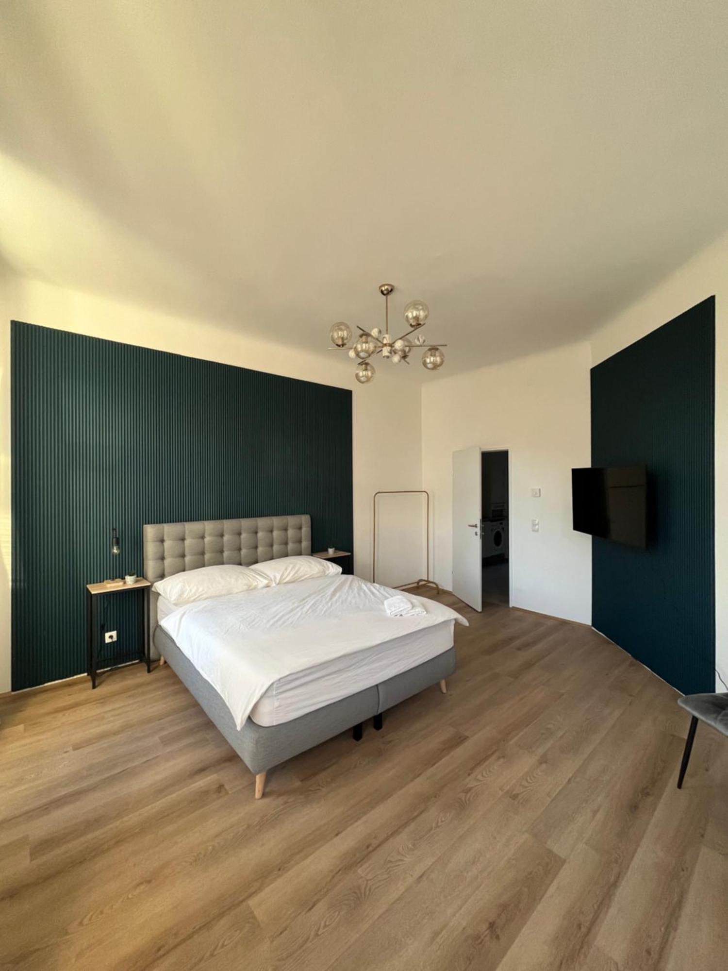 Apartment Schoenbrunn Near Metro Vienna Exterior photo
