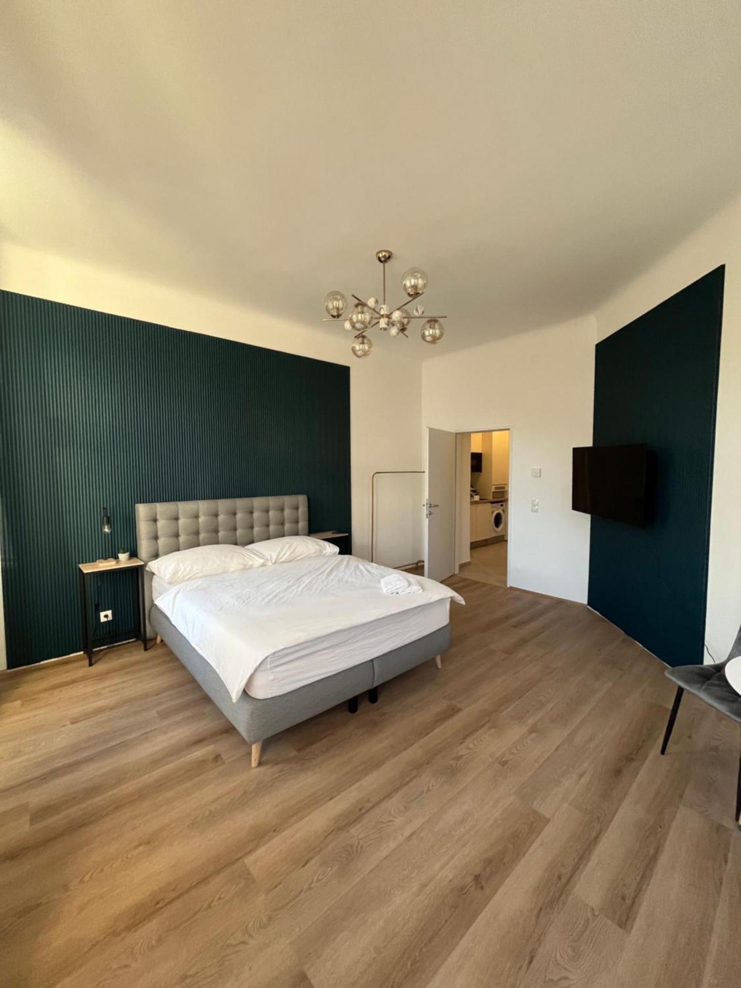 Apartment Schoenbrunn Near Metro Vienna Exterior photo