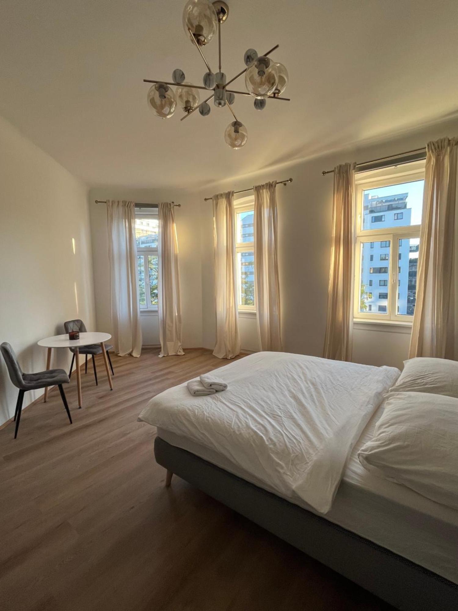 Apartment Schoenbrunn Near Metro Vienna Exterior photo